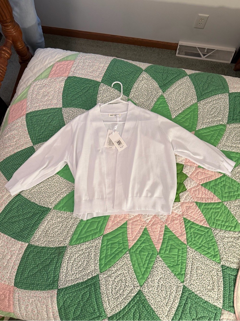 NWT Lightweight White V-Neck Women's 2XL Cardigan